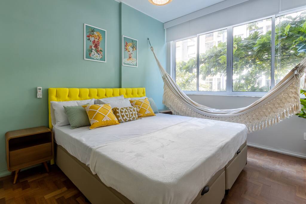 Cozy Tropical Copacabana Gem - King Bed & Hammock