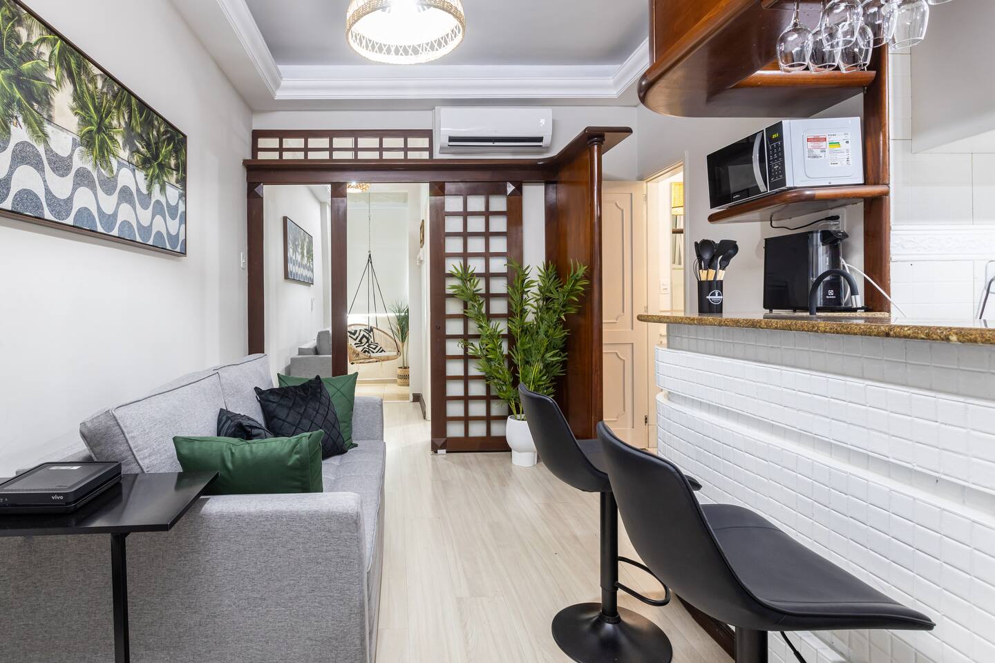 Carioca Retreat - Hidden Gem Copacabana Beach