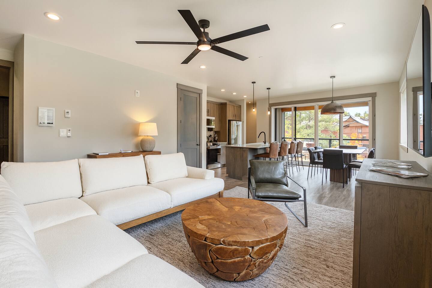 Mountain View 3BR Condo w/ Pool & Hot Tub Access