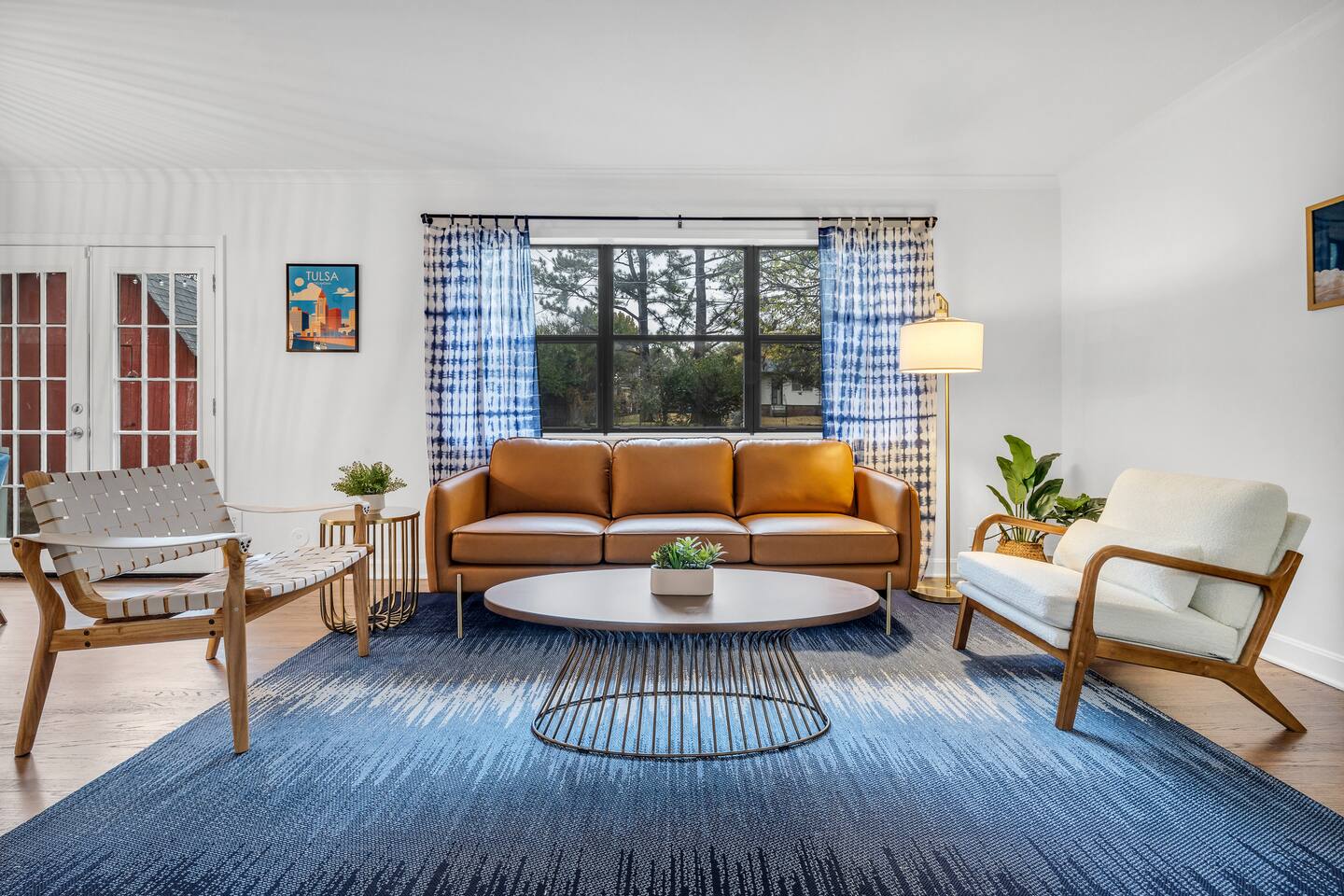 Modern King Bed 5 mins to Downtown