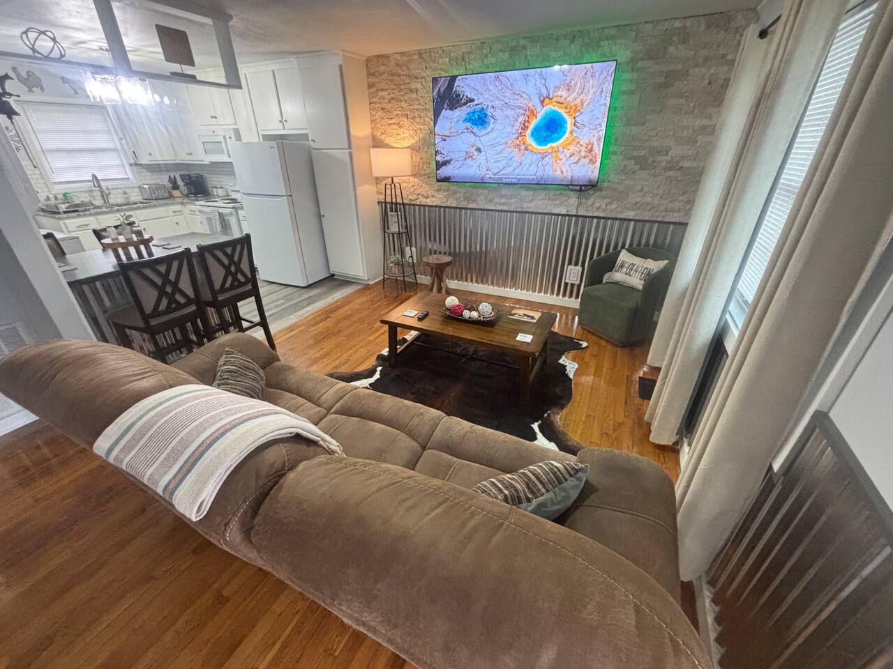 Cow Patch - Country Flair with Large TVs & Ample Parking, Nintendo, EV Ready