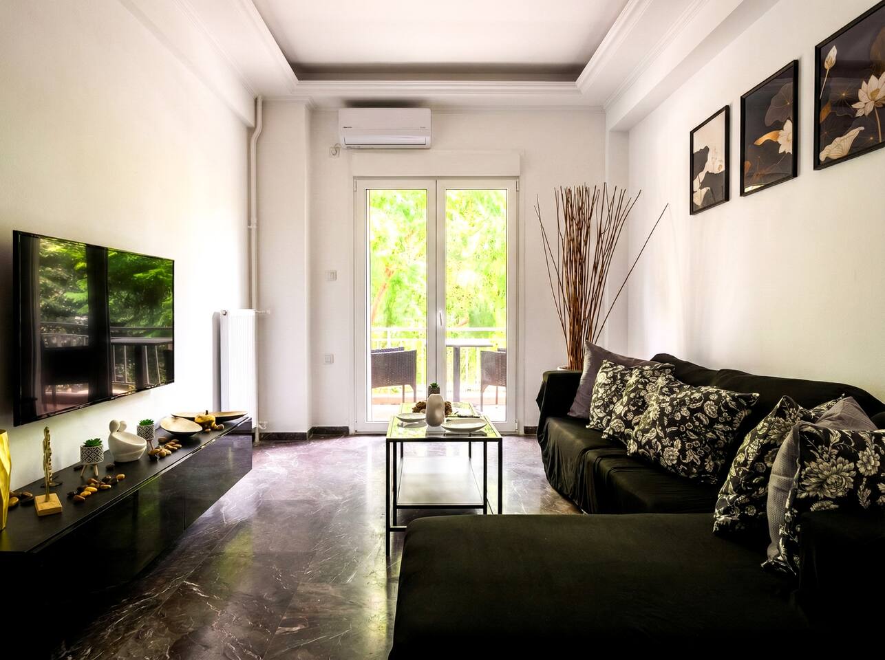 Beautiful 2bedroom apt next to Siggrou Fix