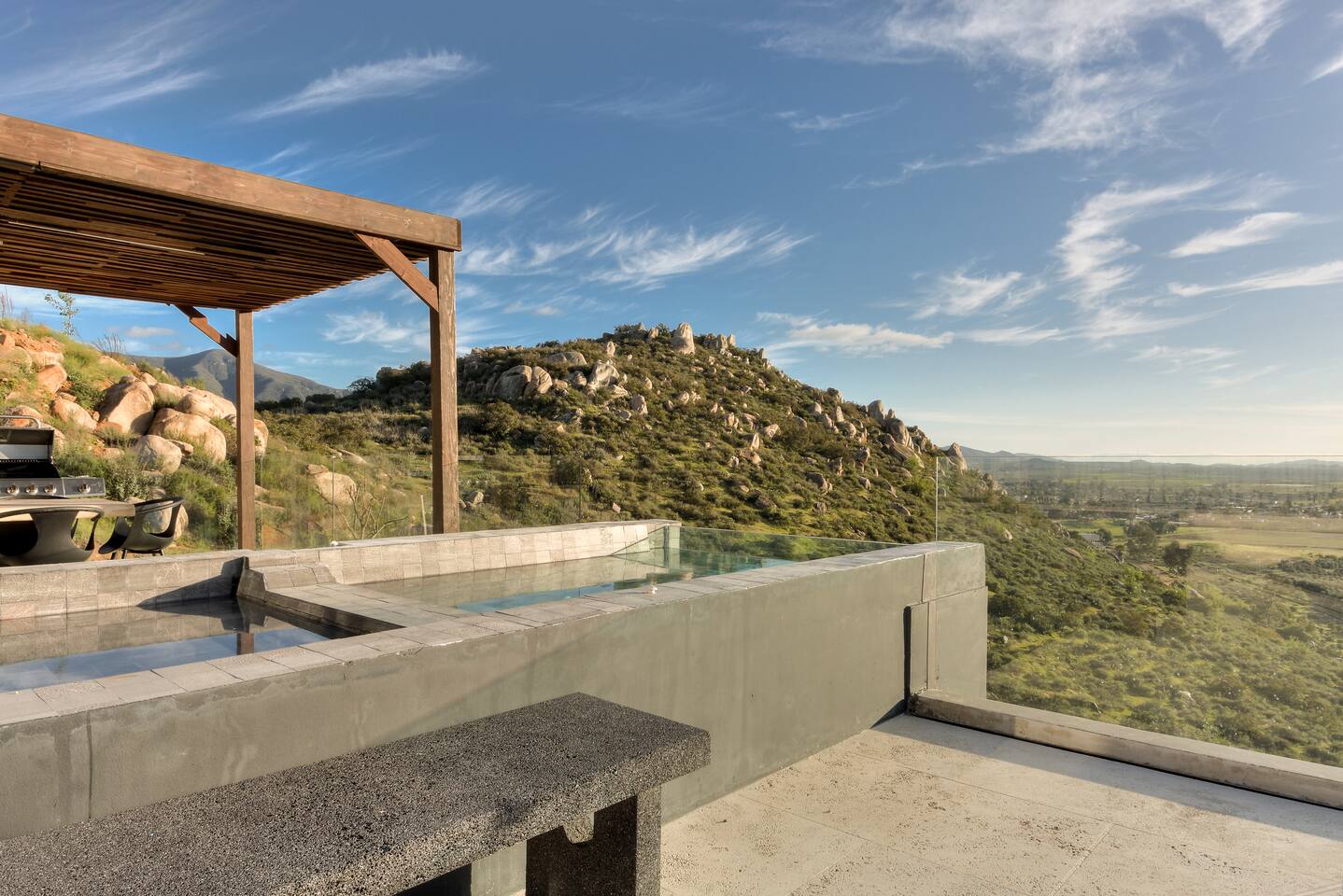 Villa with service staff and private vineyard