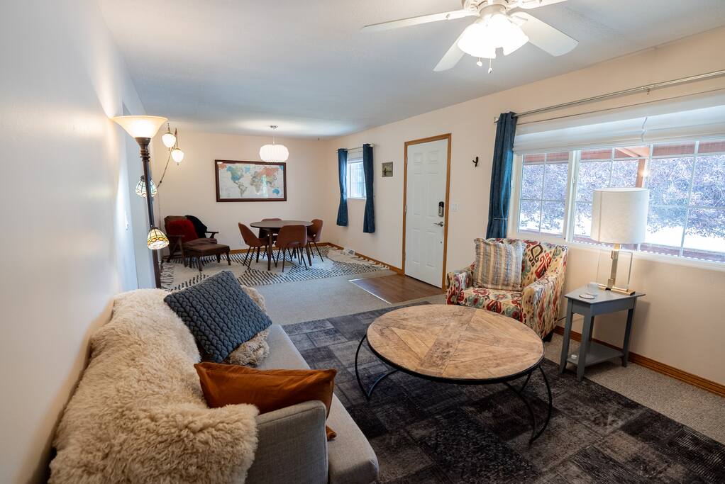 4 Bedrooms, Fenced Backyard