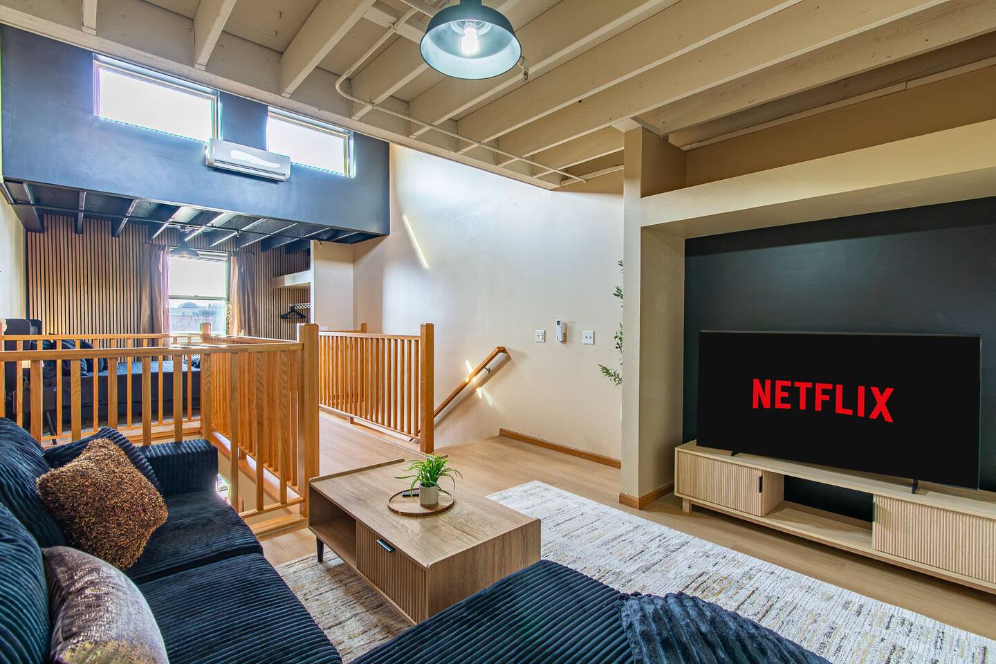 King Loft I Free Parking, Downtown, Keyless Entry