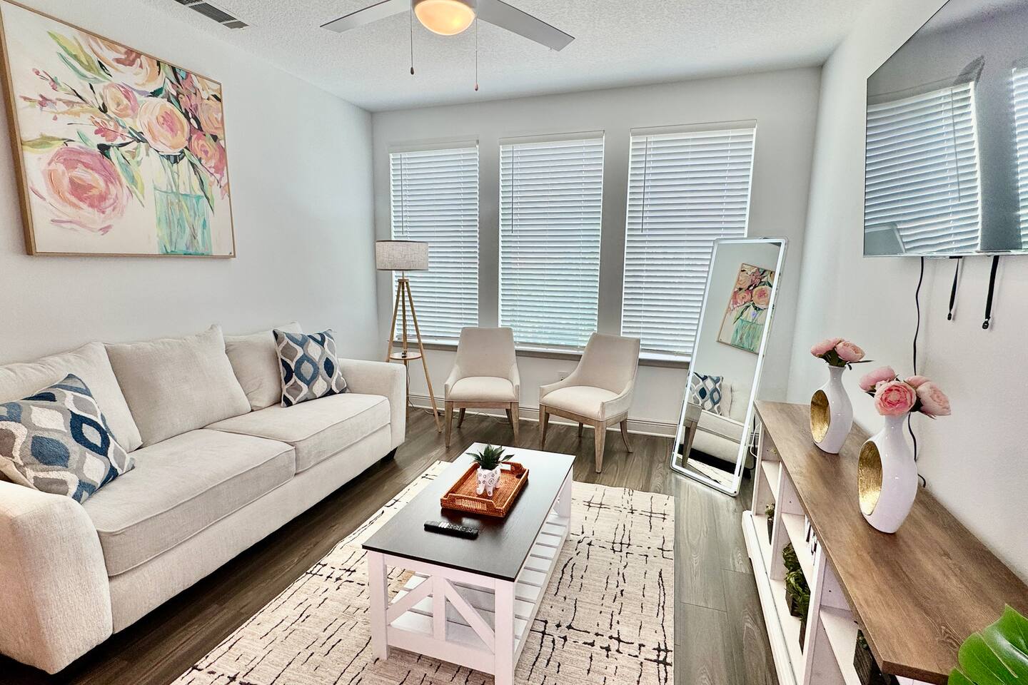 Comfy Modern King Bed Pool Near Mayo Town Center - Apartment