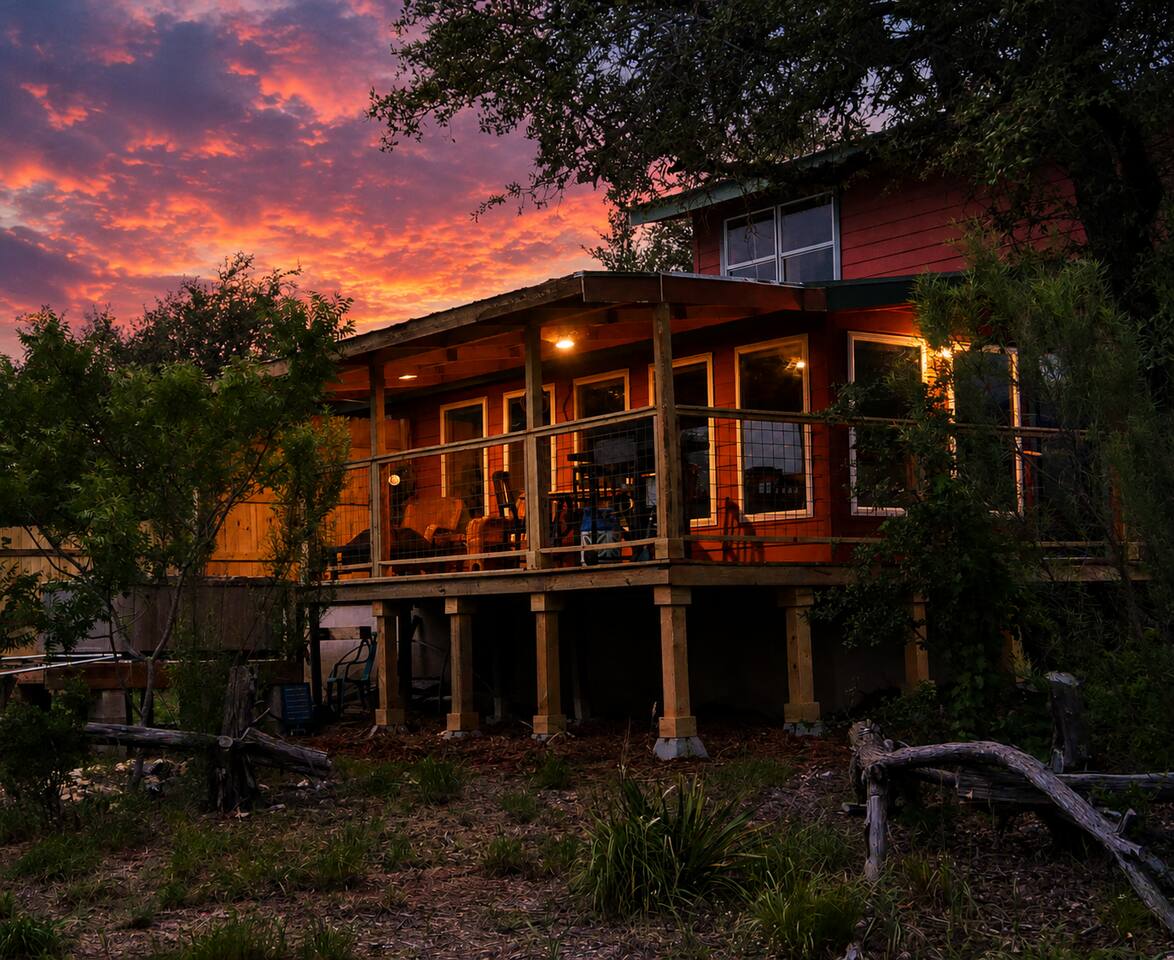 CottageCore Wooded Cabin w/ Loft & Hot Tub