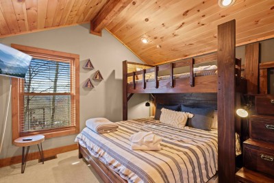 VIEWS~Black Bear 5BR Hot Tub~Fire Pit~ Game Room photo 10