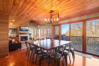 VIEWS~Black Bear 5BR Hot Tub~Fire Pit~ Game Room photo 7