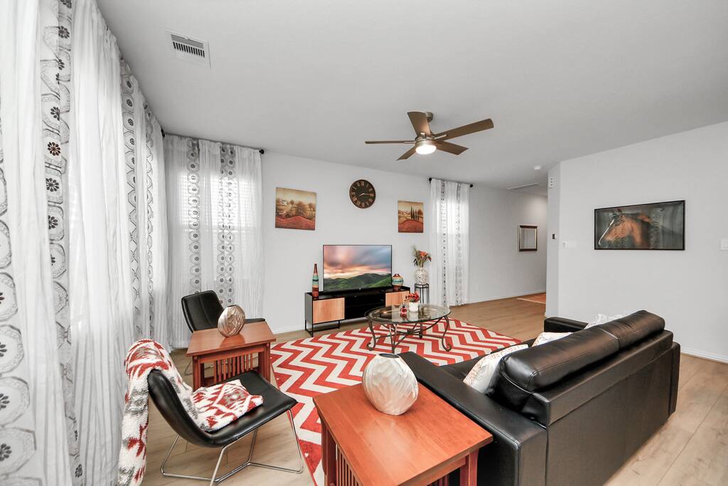 3BR Corporate & Family Getaway Near katy Mills