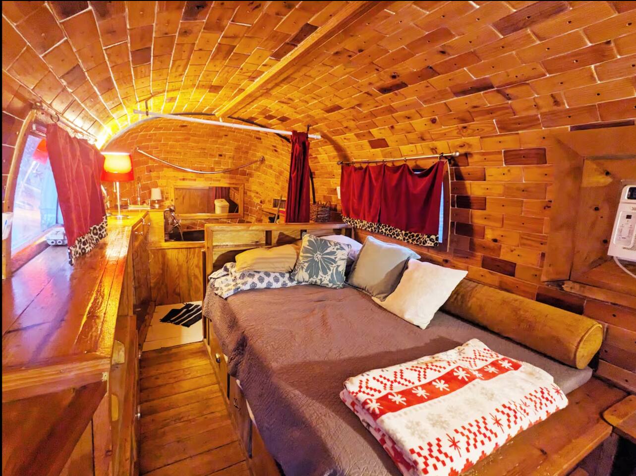 ATX Dream Vintage Glamping