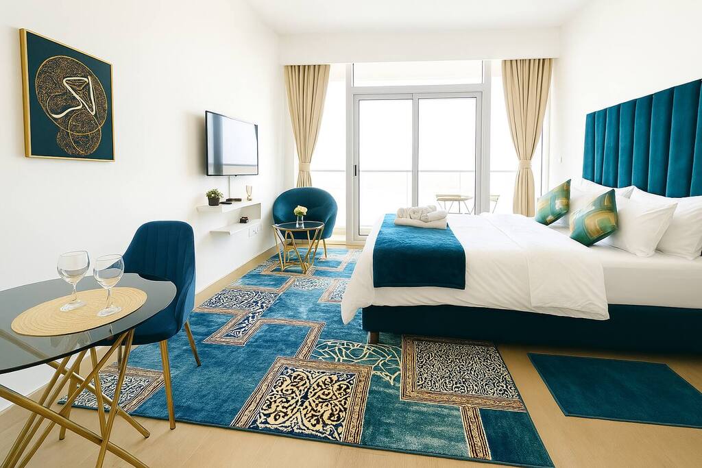 Luxurious & Modern Studio in JVC