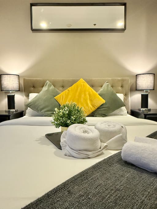 City View Condo | Pool, Sauna, Gym | 2 Min to BTS