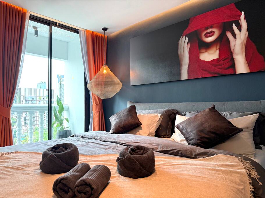 Luxury View Studio | Pool | Fast WiFi | Gym