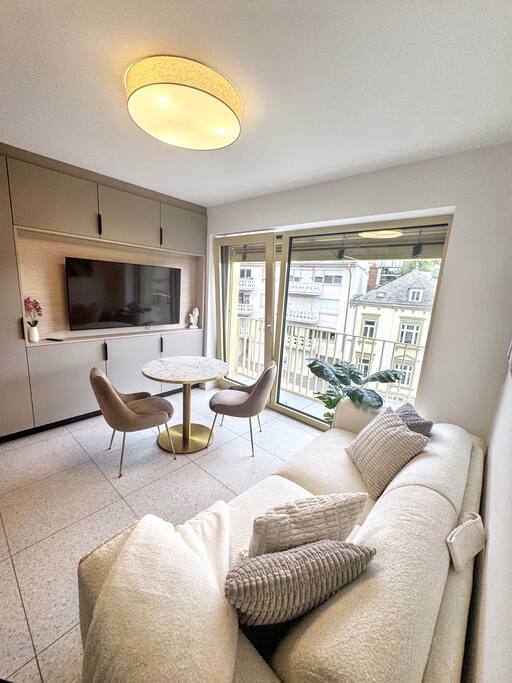 New '25 Studio + Parking 1 Gbit