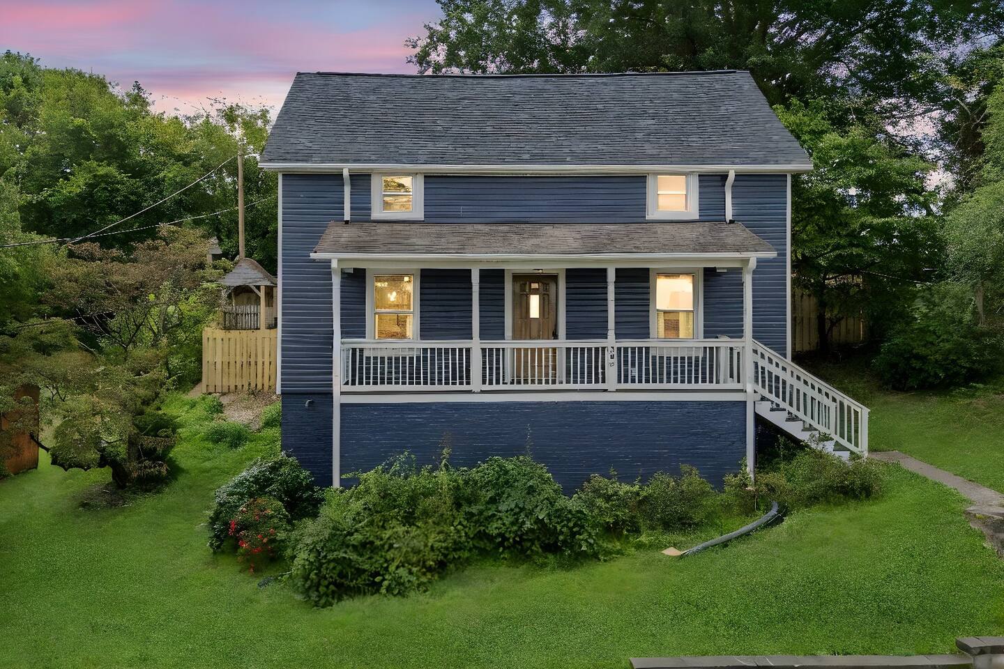 Family/Pet Friendly - Professional Design