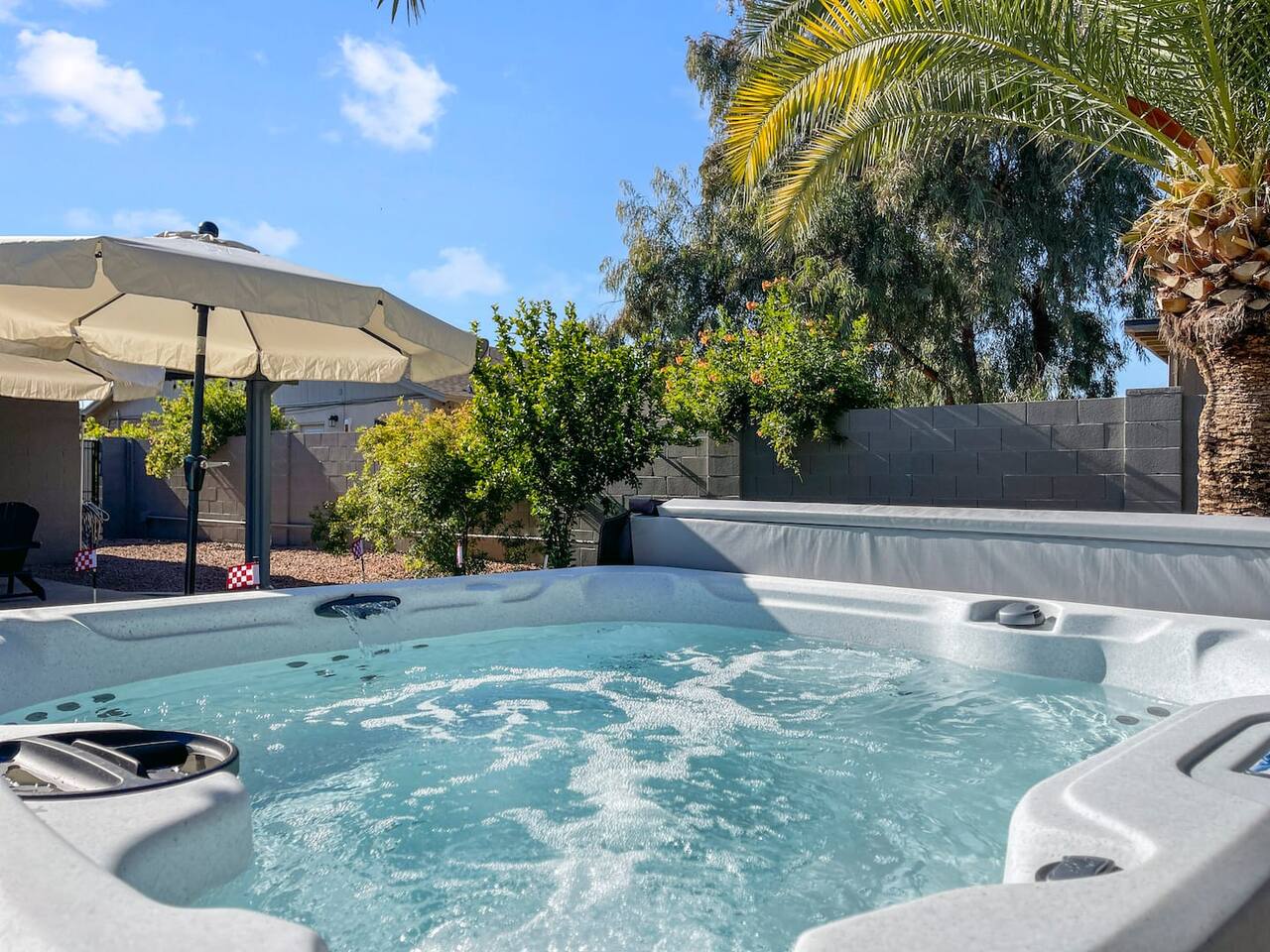 6 person jetted hot tub
