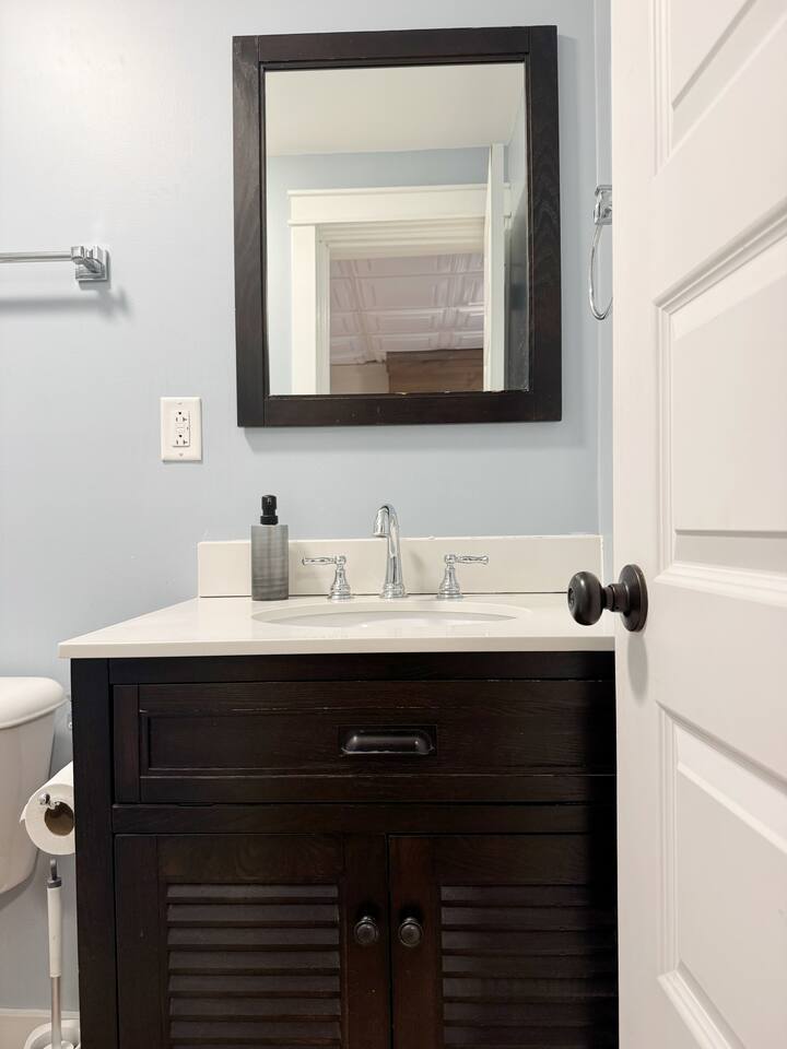 Cozy One-Bedroom Studio in downtown EVV