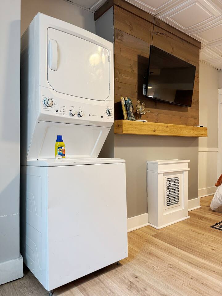 Cozy One-Bedroom Studio in downtown EVV