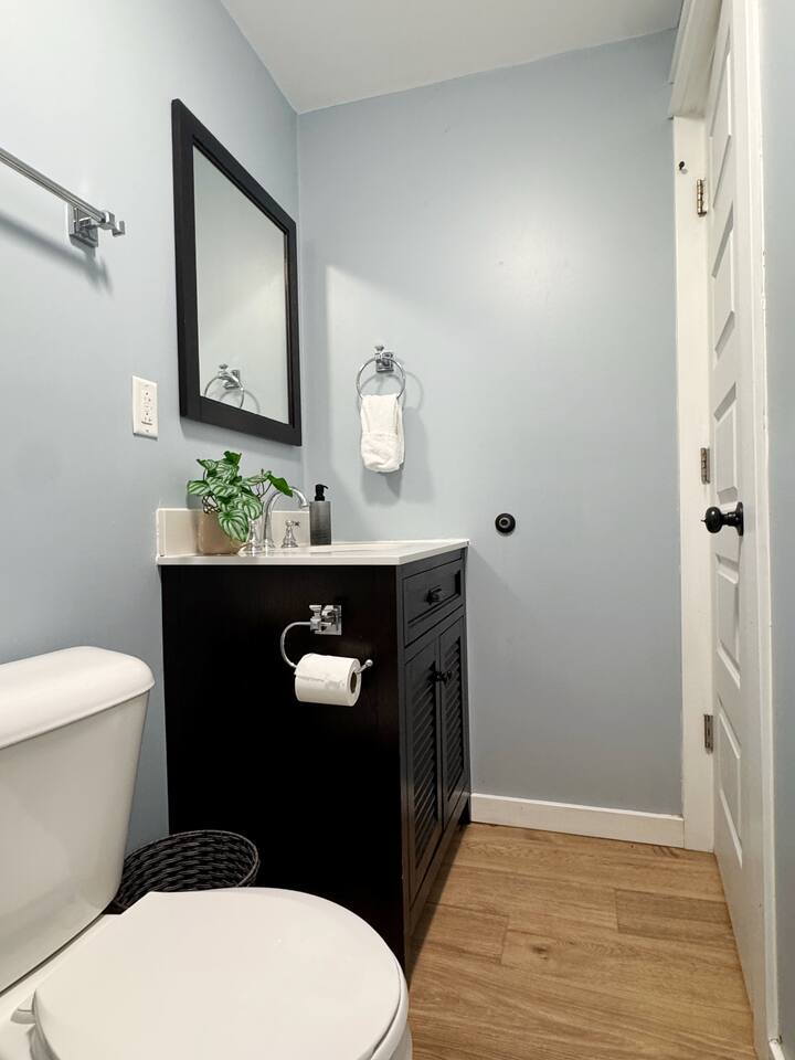 Cozy One-Bedroom Studio in downtown EVV