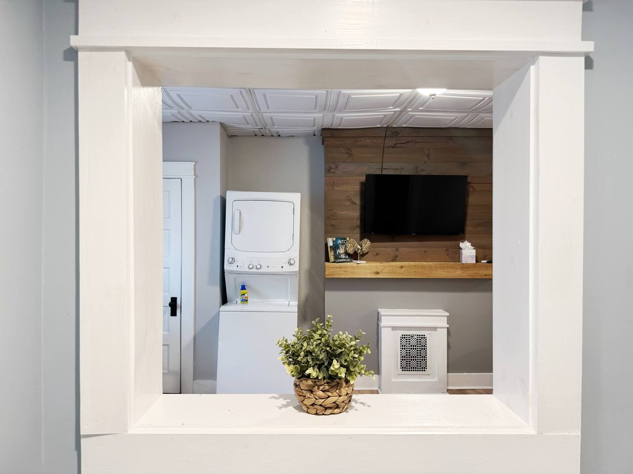 Cozy One-Bedroom Studio in downtown EVV