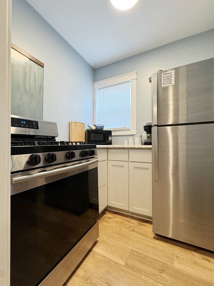 Cozy One-Bedroom Studio in downtown EVV