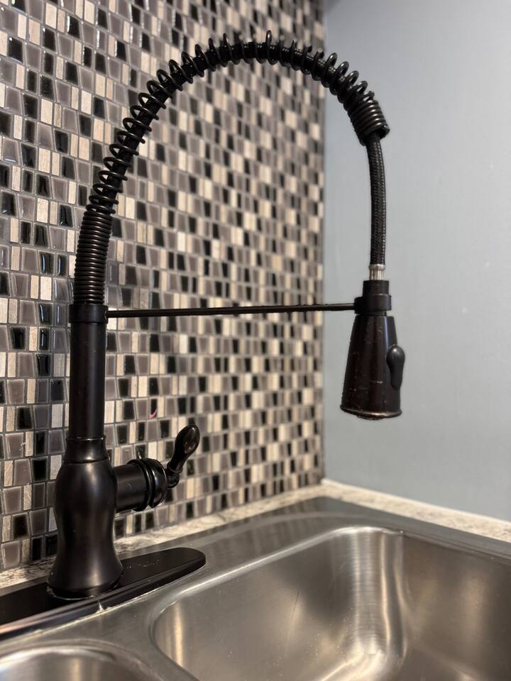 Cozy One-Bedroom Studio in downtown EVV