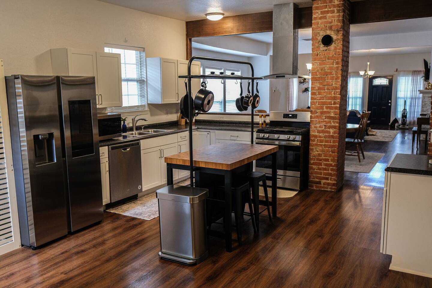 Blissful Charm 3-bedroom house in charming DT Waco