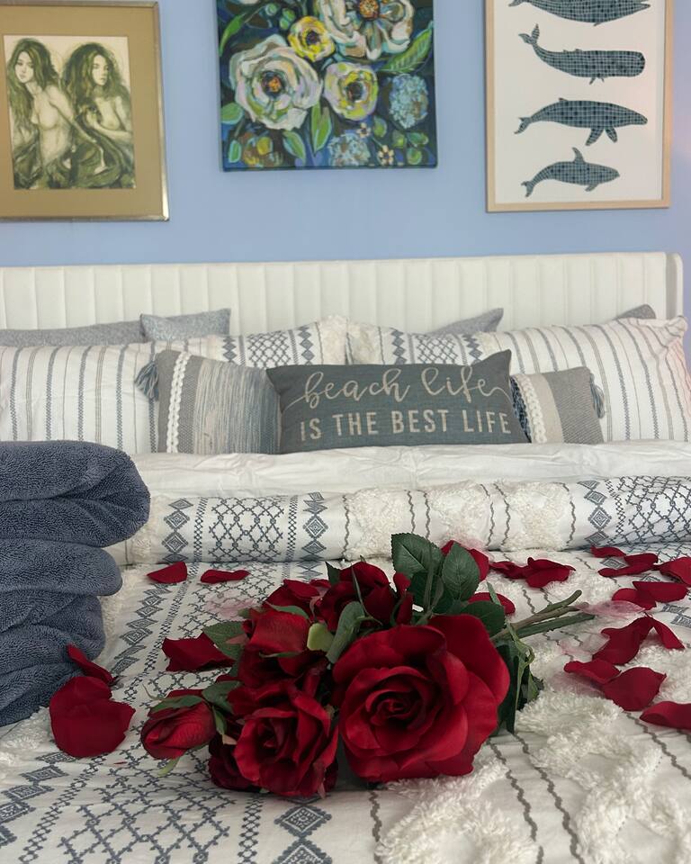 Private Beach - Outdoor Theatre- Romance Awaits