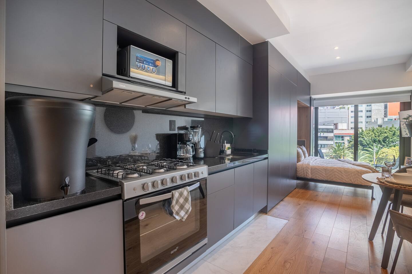 Magnificent amenities, balcony, laundry Roma - foto 5