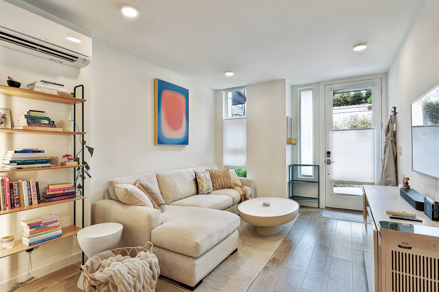 Walk to Everything! Capitol Hill Townhome w/ Views