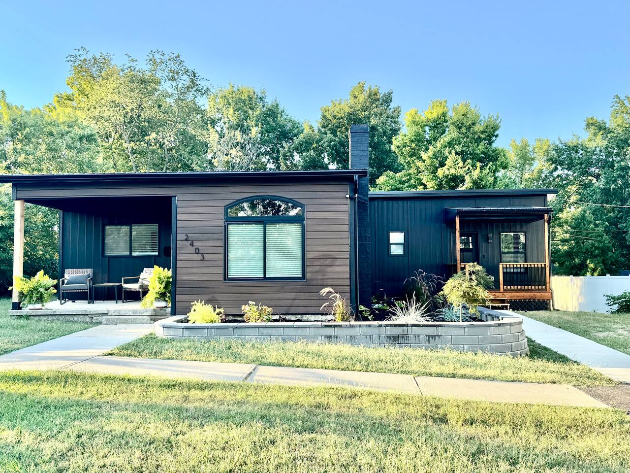 Spacious 4BR/4BA Parkside Home • Backyard BBQ