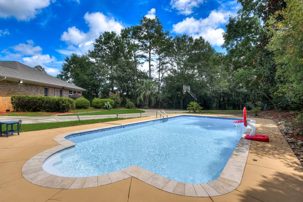 4BR/3BA-Private Lake Retreat-SuperHost!