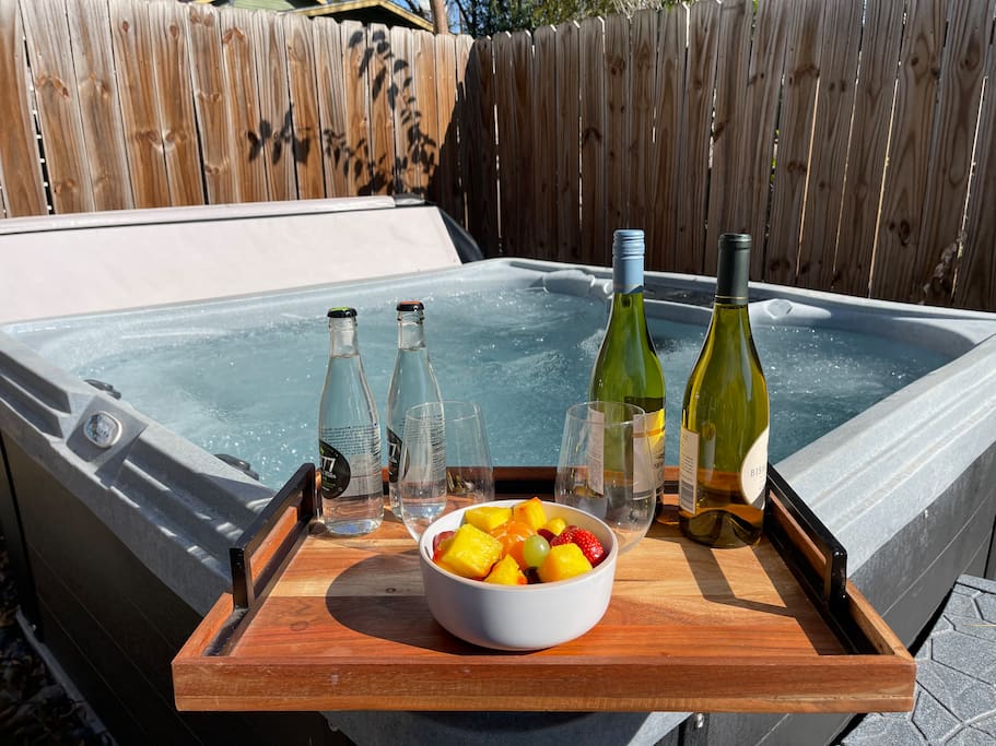 NEW HOT TUB - Alamodome Shared Home