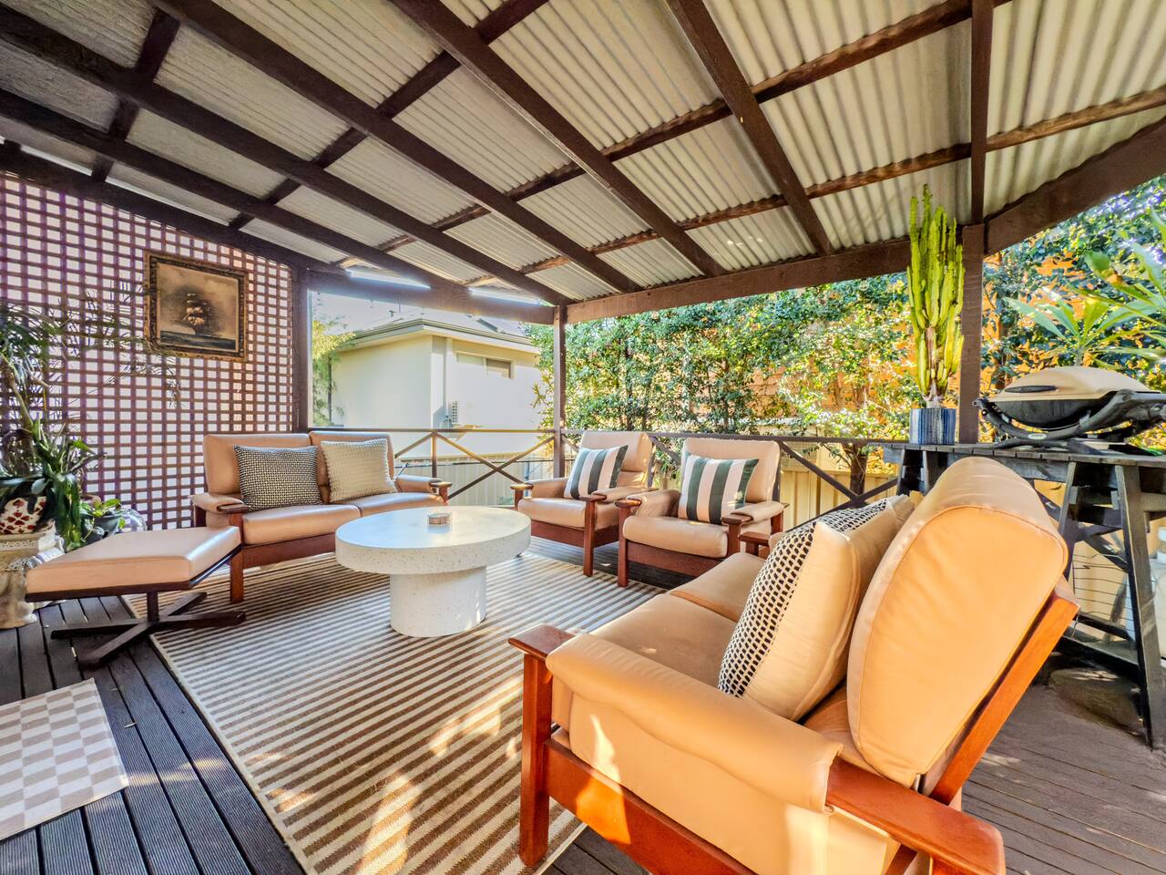 The Hillside | 5 Min drive to Beach, Close to CBD