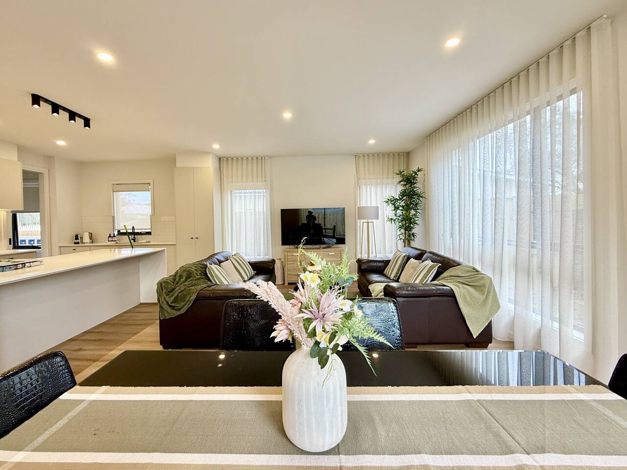 Aalto Retreat 1: Chic & Modern, Close 2 Everything