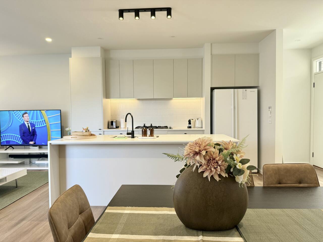 Aalto Retreat 2: Chic & Modern, Close 2 Everything