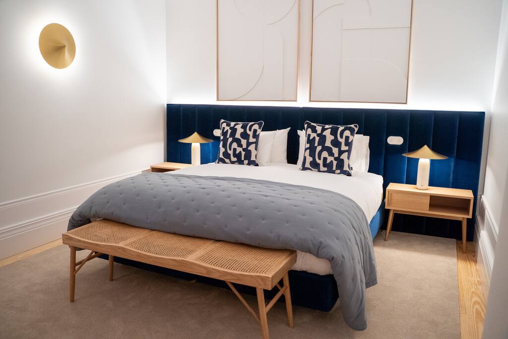 City Retreat Suite in Porto | Bath & Pool