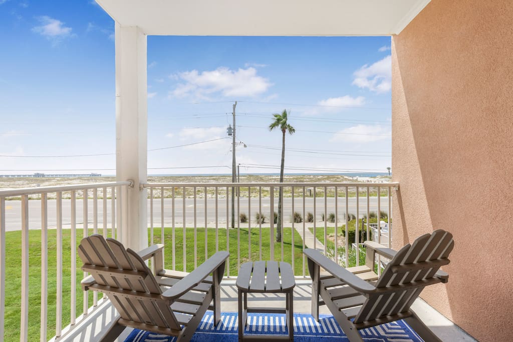 Beach Escape·Steps to Sand·Pool·Hot Tub·King Bed