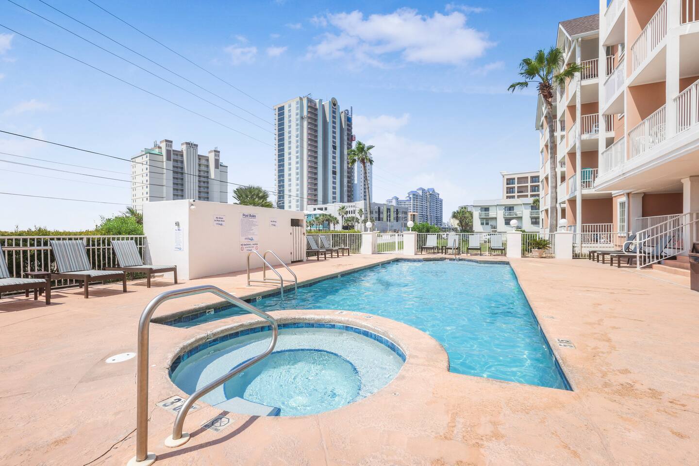 Beach Escape·Steps to Sand·Pool·Hot Tub·King Bed