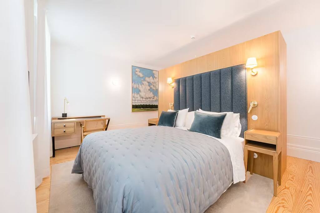Room with Cityside Garden view