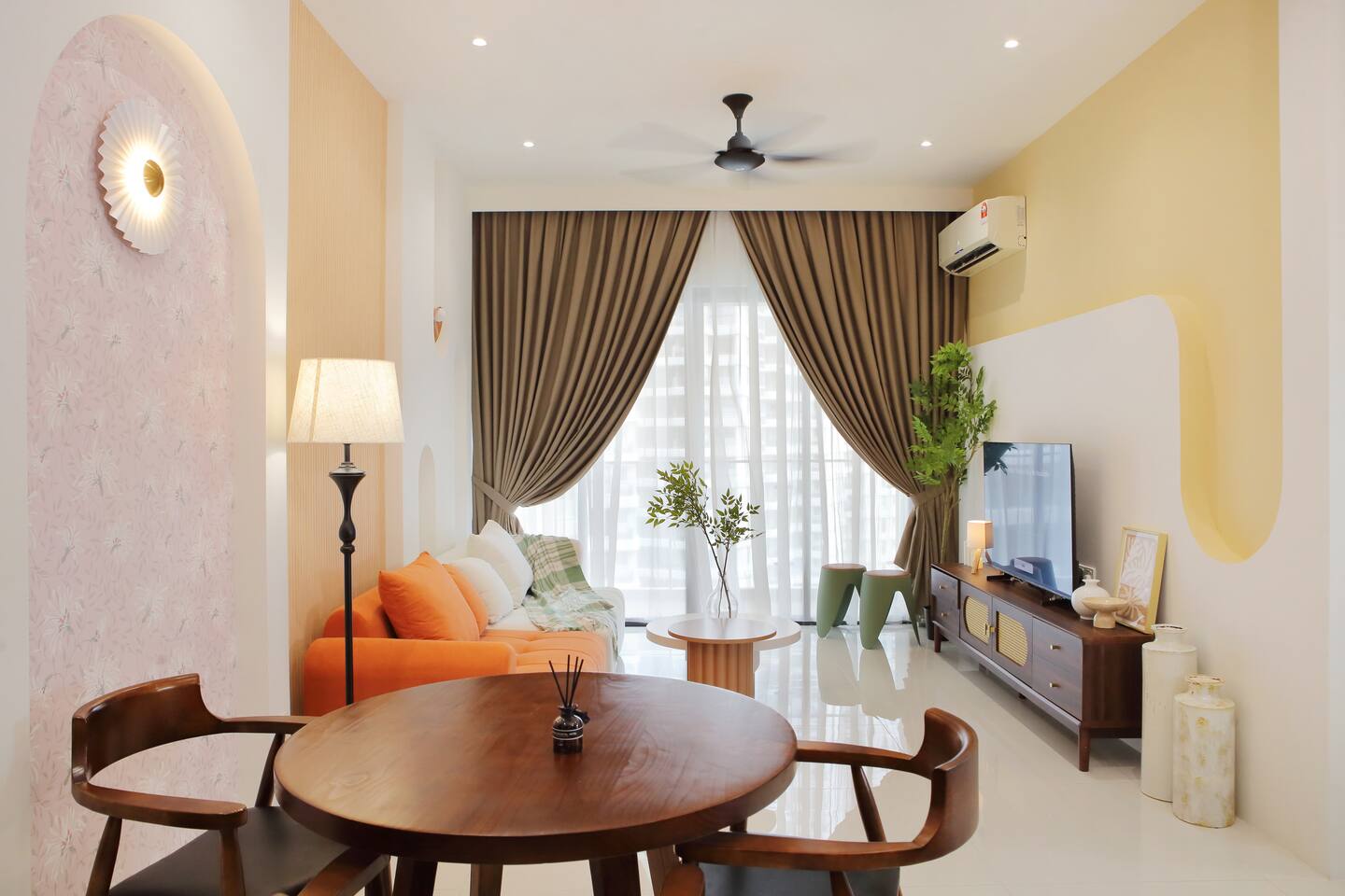Danga Bay Point - 3BR Kid Scandi Lounge