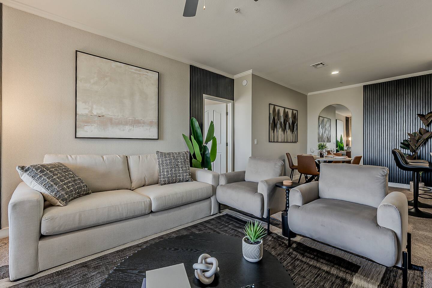 Scottsdale Retreat 2BR • Pool • Gym • Free Parking