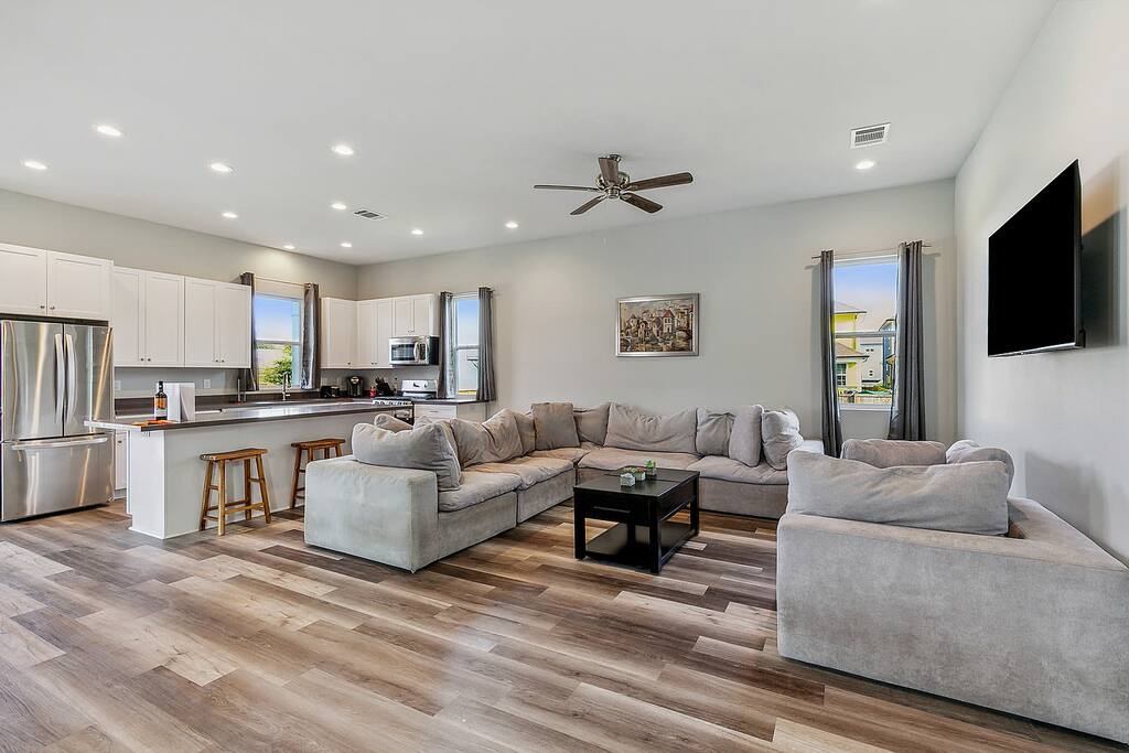 Big Easy Bungalow | Luxe 4BR Near Parade Fun