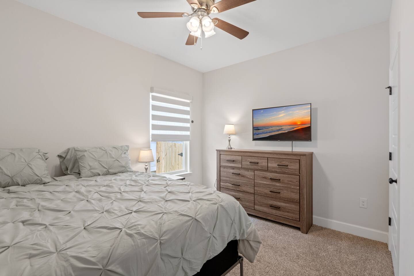 Spacious 4BR Home Near Midtown & FSU - Holiday Home — photo 2