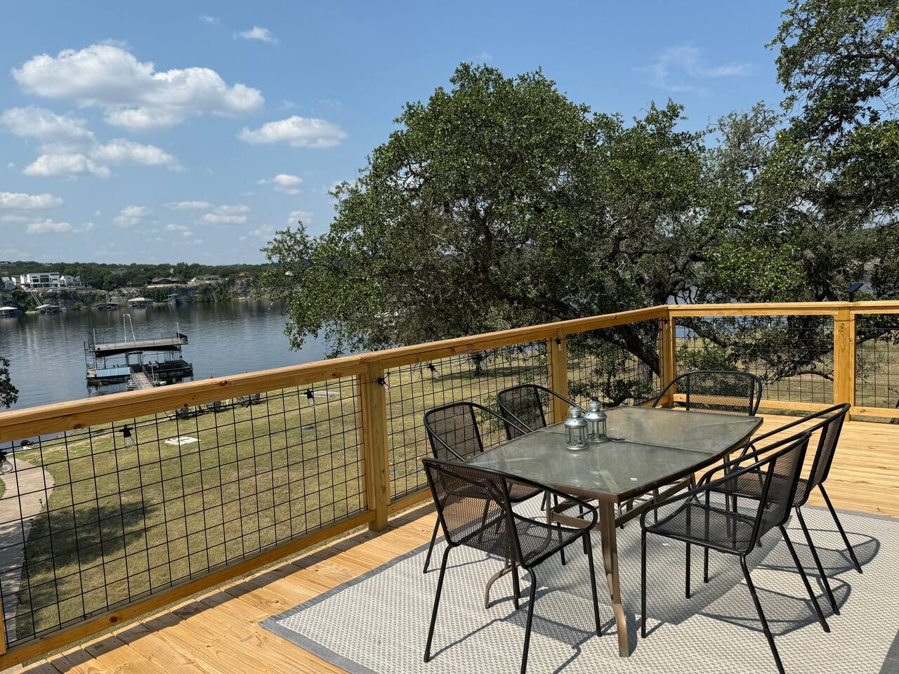 Private dock! Cozy villa with direct lake access!