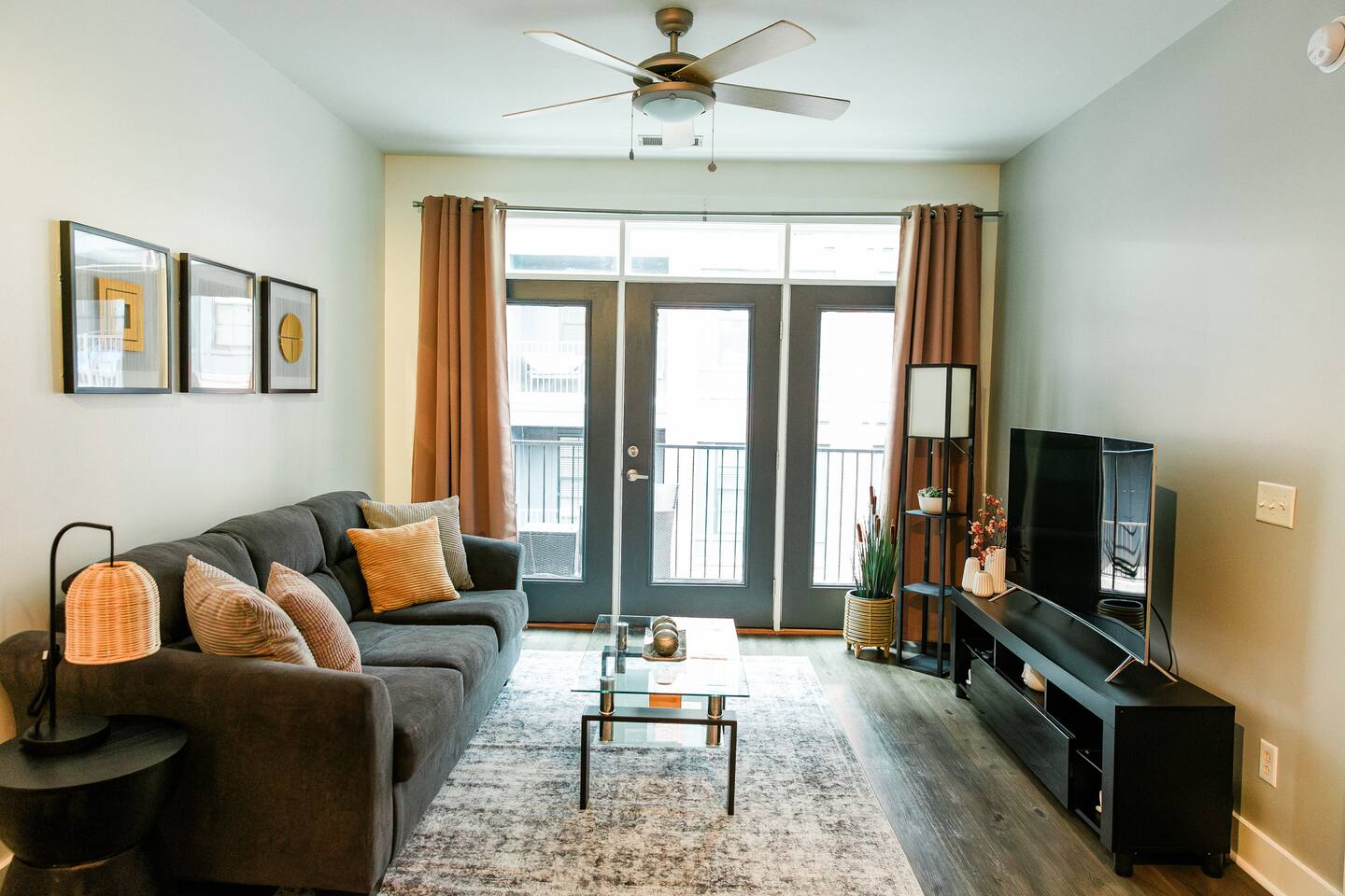Modern Germantown Stay - Walkable, Quiet & Central