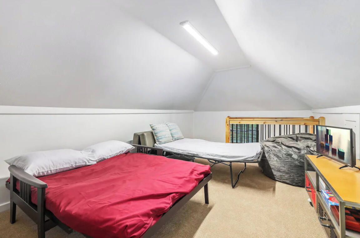 Our Full-size and Twin-size pullout beds can be found in the lounge area above the garage.