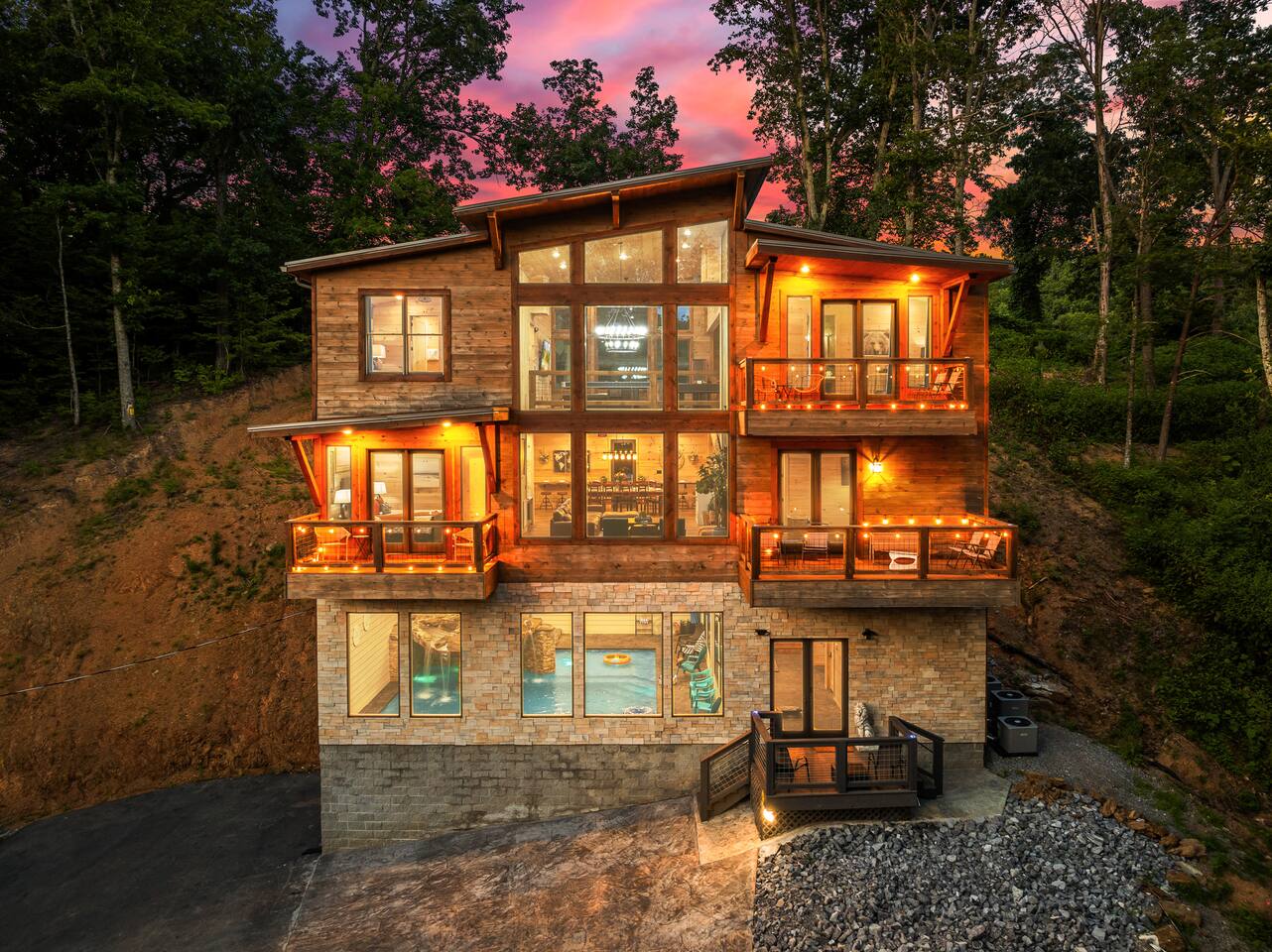 Sleeps 25 Huge Pool outdoor fire Ensuites