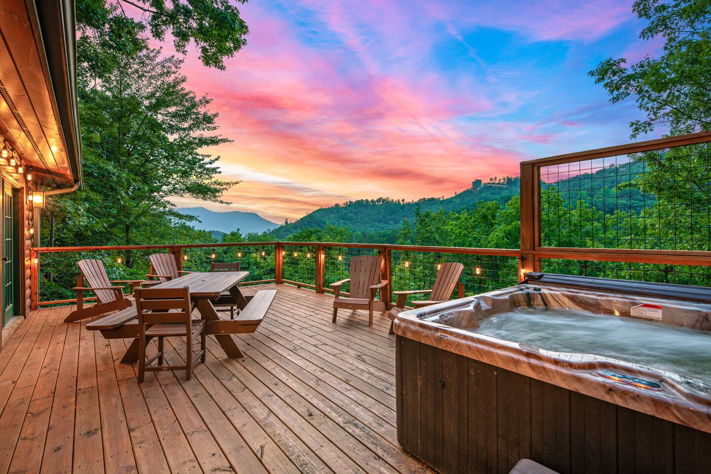 MTN Views| Hot Tub| Pet Friendly| Mins to town